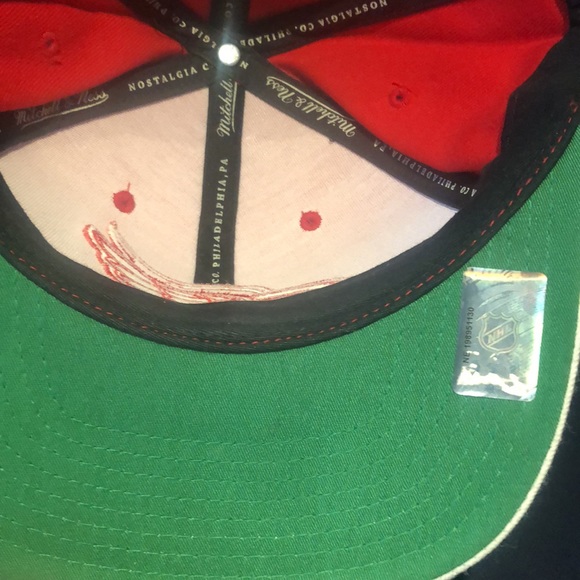 Detroit Red Wing Mitchell and Ness Hat - Picture 5 of 5